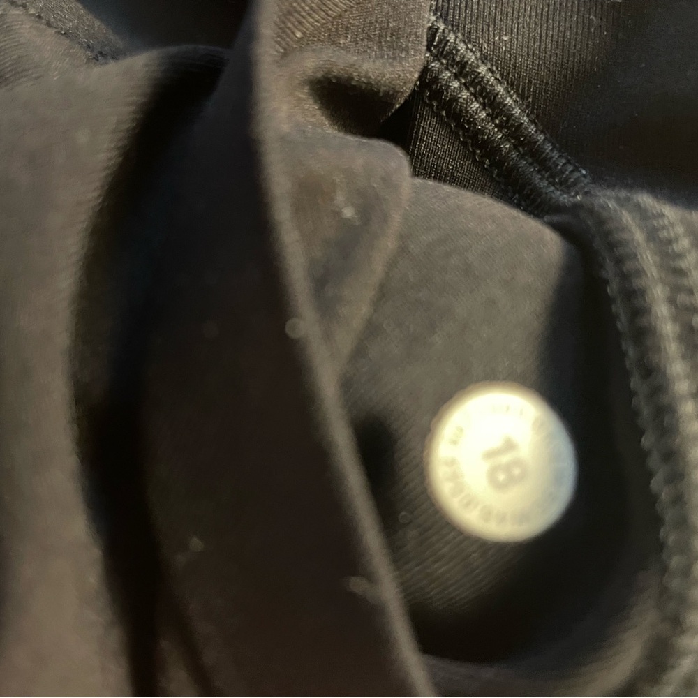 Lululemon Black Leggings swift speed with pockets